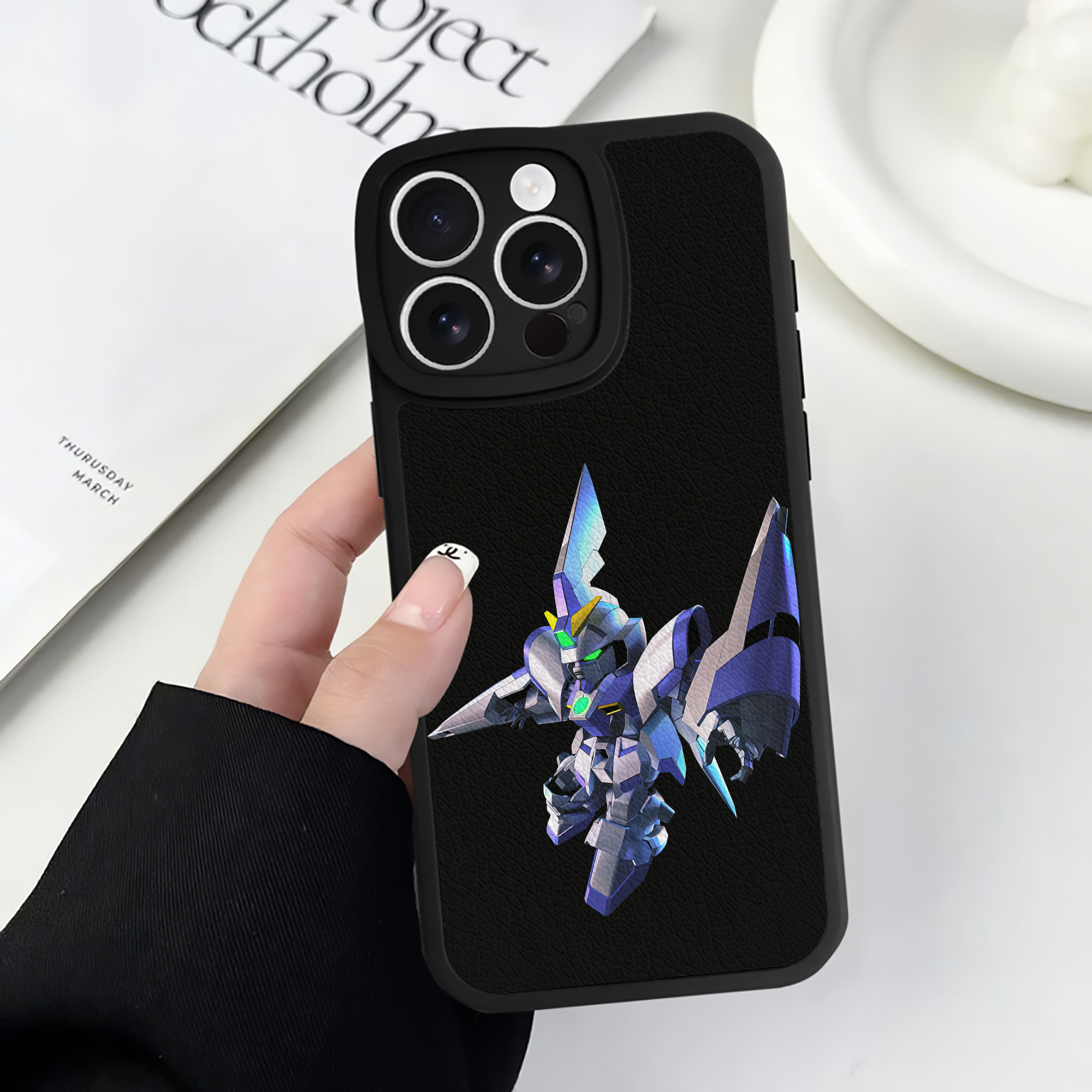 （画像用） 機動戦士ガンダム Mobile Suit Gundam 【iPhone 16シリーズ対応】シリコンスマホケース（レザー調） 材質：シリコン